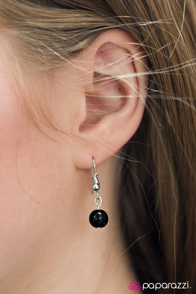 Paparazzi ♥ Mermaid Marina - Black ♥ Necklace