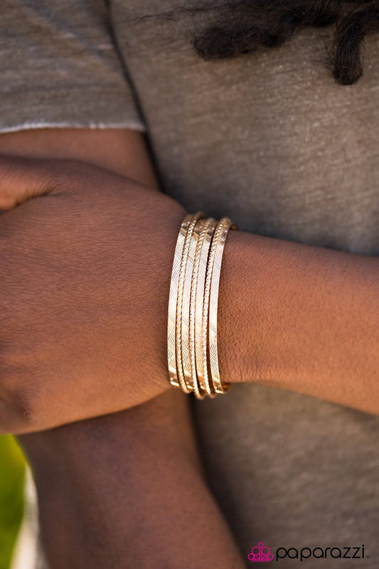 when-in-waikiki-gold-p9ed-gdxx-030xx