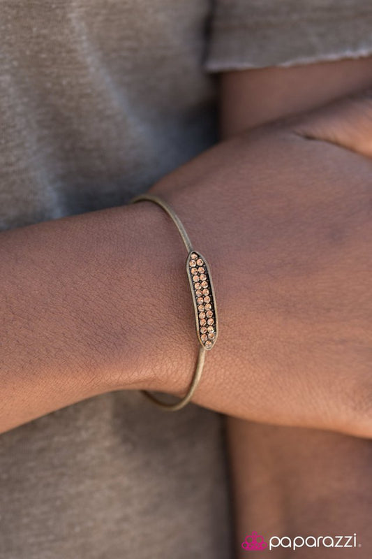 leave-a-little-sparkle-brass-p9da-brxx-061xx