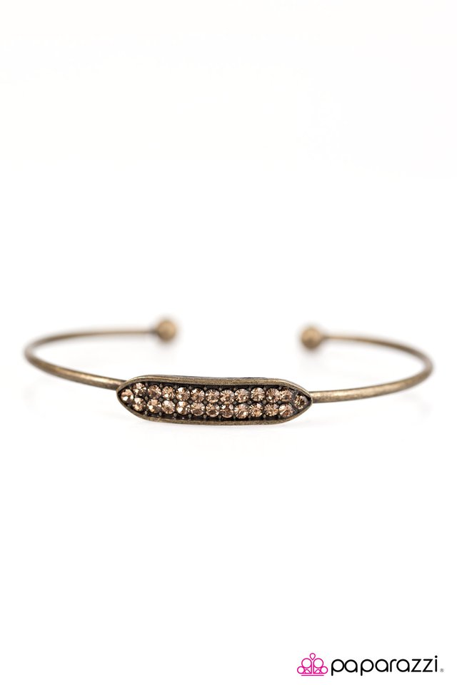 Paparazzi ♥ Leave A Little Sparkle - Brass ♥ Bracelet