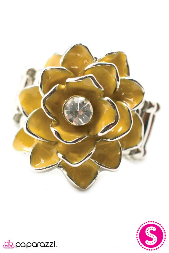 Paparazzi ♥ Harvest Blooms - Yellow ♥ Ring