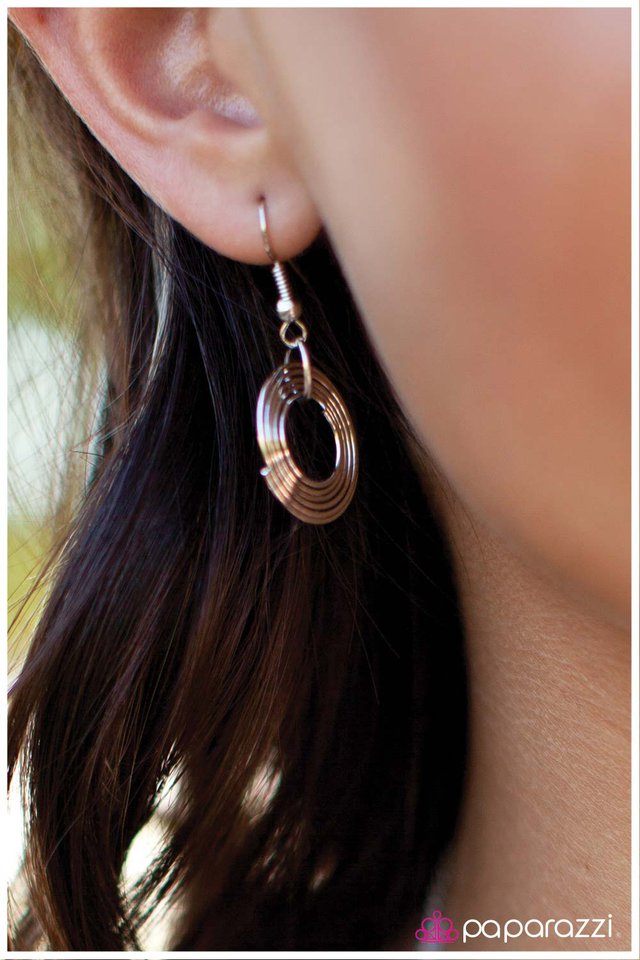 Paparazzi ♥ Going Platinum - Silver ♥ Necklace