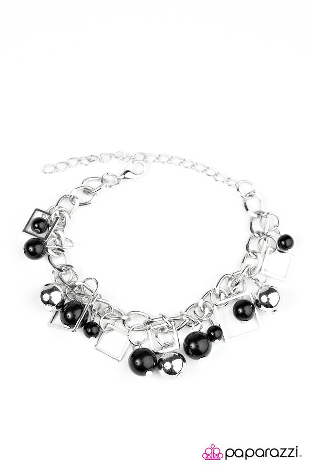 Paparazzi ♥ Hall Of FRAME - Black ♥ Bracelet