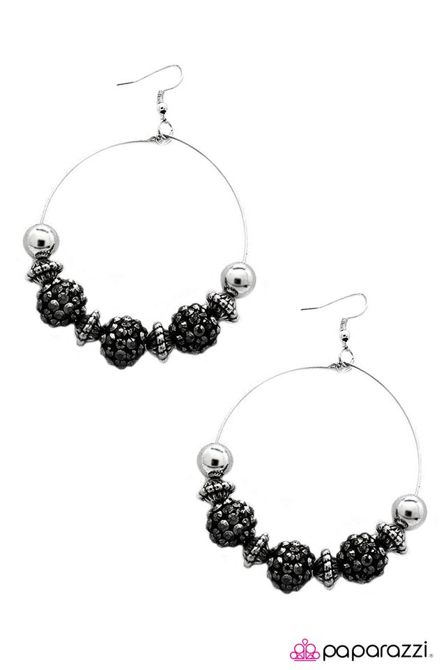 Paparazzi ♥ I Can Take a Compliment (Black) - Black ♥ Earrings