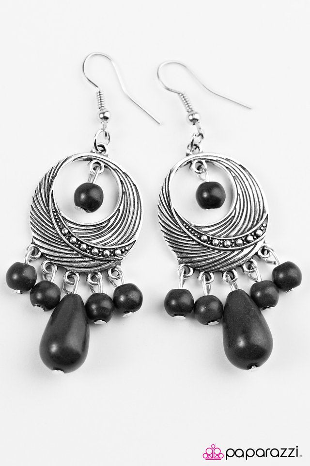 Paparazzi ♥ Dunes Surfer - Black ♥ Earrings