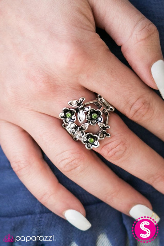 flutter-fiesta-green-p4wh-grxx-098xx