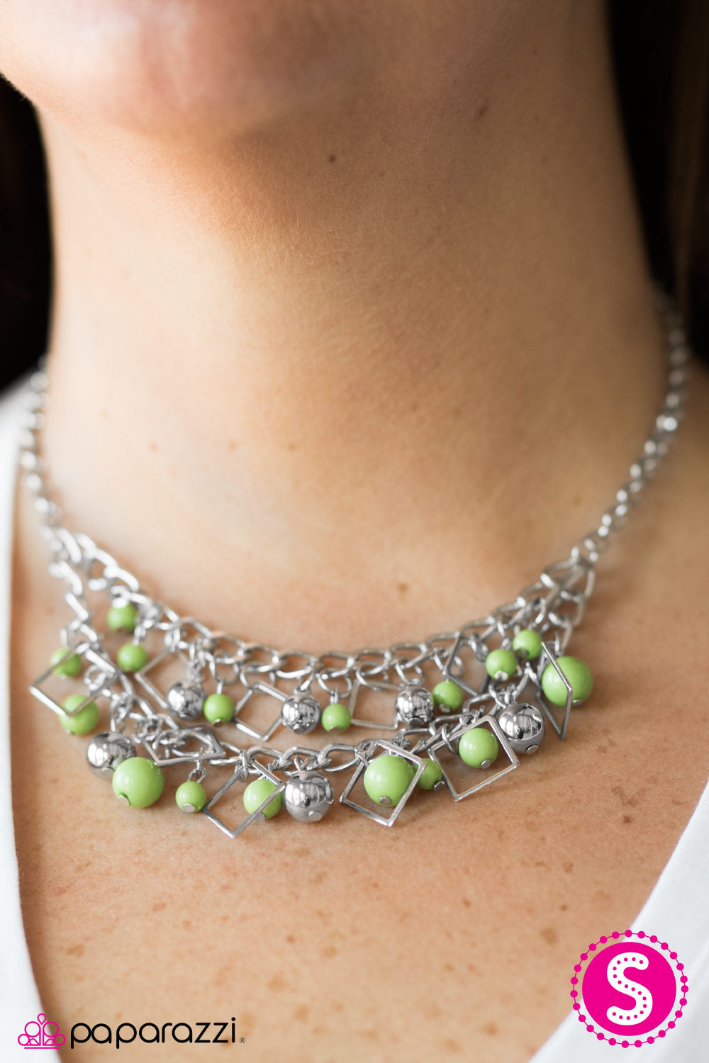 Paparazzi ♥ Finally FRAME-ous - Green ♥  Necklace-product_sku