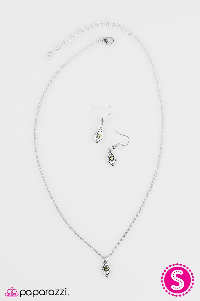 Paparazzi ♥ Shine Your Brightest - Green ♥ Necklace