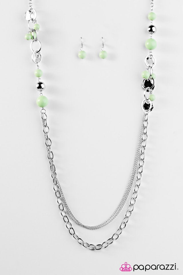 Paparazzi ♥ Dont Worry, BEACH Happy - Green ♥ Necklace