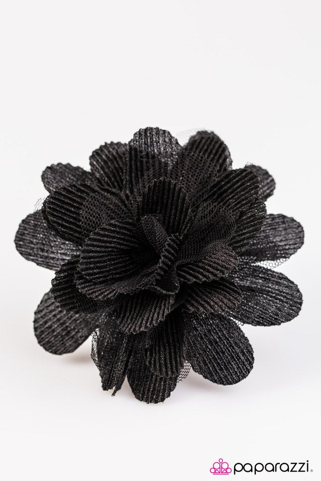 Paparazzi ♥ A GLAM Changer - Black ♥ Hair Clip