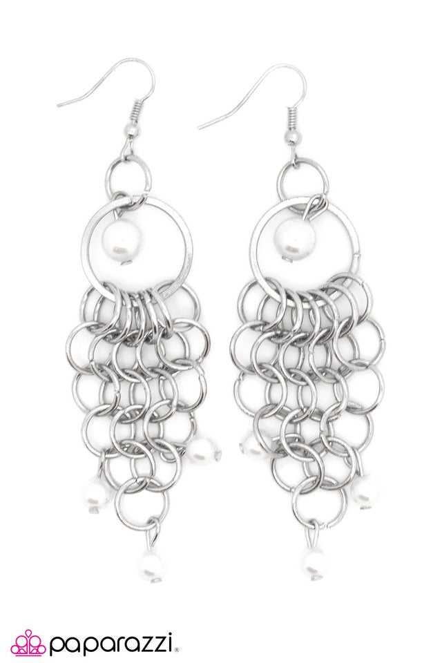 Paparazzi ♥ Pearls of Wisdom - White ♥ Earrings
