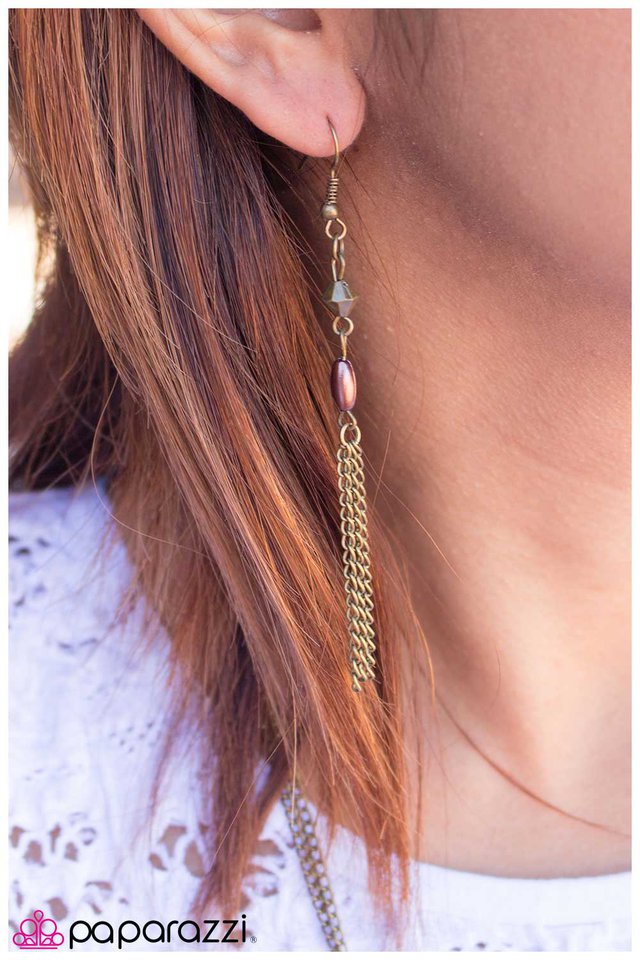 Paparazzi ♥ Deliberately Delicate - Brown ♥ Necklace