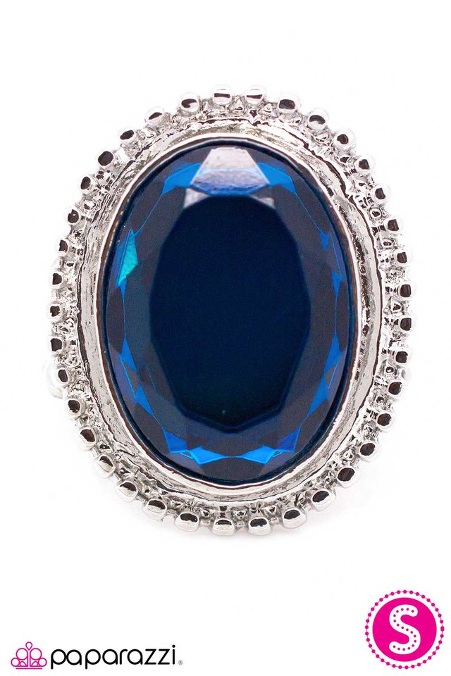 Paparazzi ♥ Bow Down - Blue ♥ Ring