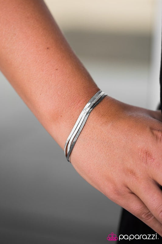 slithering-shimmer-silver-p9da-svxx-092xx