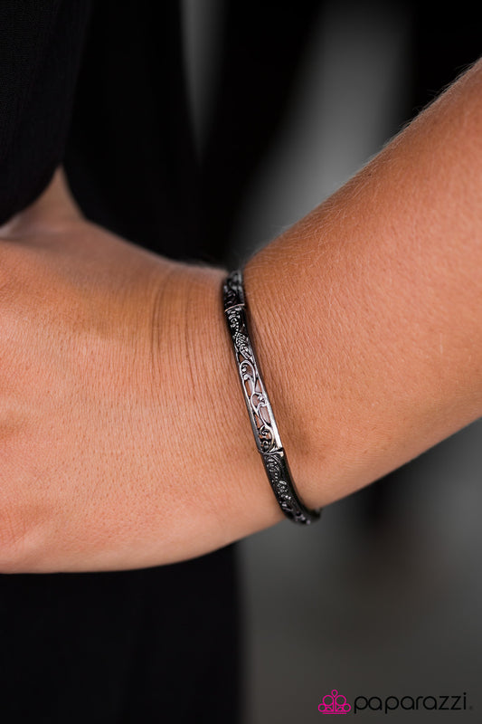 small-victory-black-p9in-bkxx-059xx