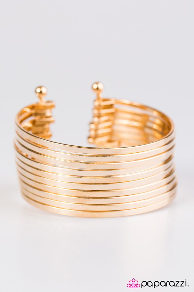 Paparazzi ♥ Queen Of The Gypsies - Gold ♥ Bracelet-product_sku