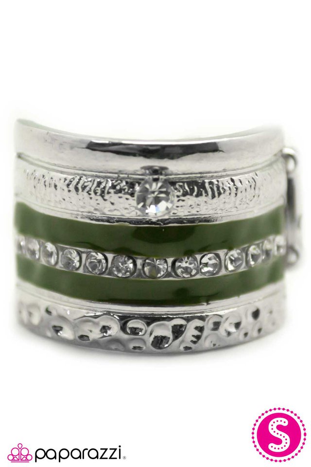Paparazzi ♥ Stack the Deck - Green ♥ Ring