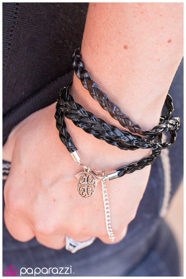 all-wrapped-up-black-p9wh-bkxx-001hc