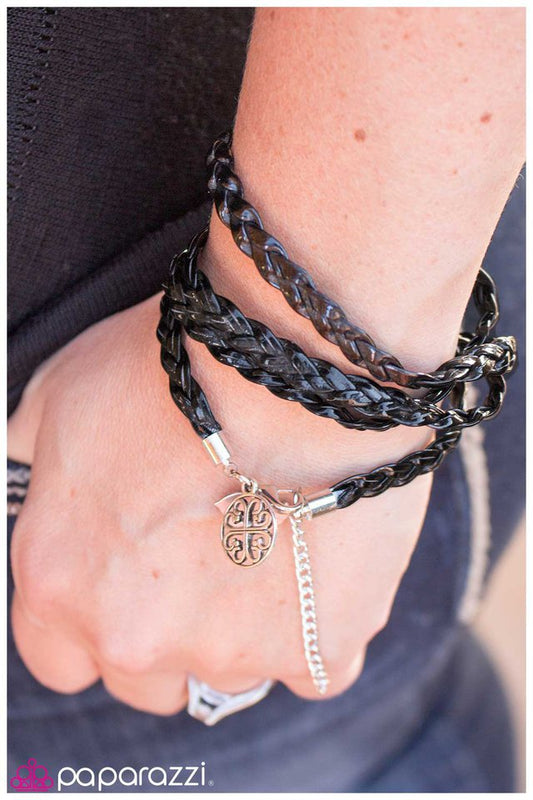 all-wrapped-up-black-p9wh-bkxx-001hc