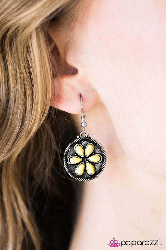 Paparazzi ♥ Bet Your Bottom SAND-Dollar - Yellow ♥ Earrings-product_sku