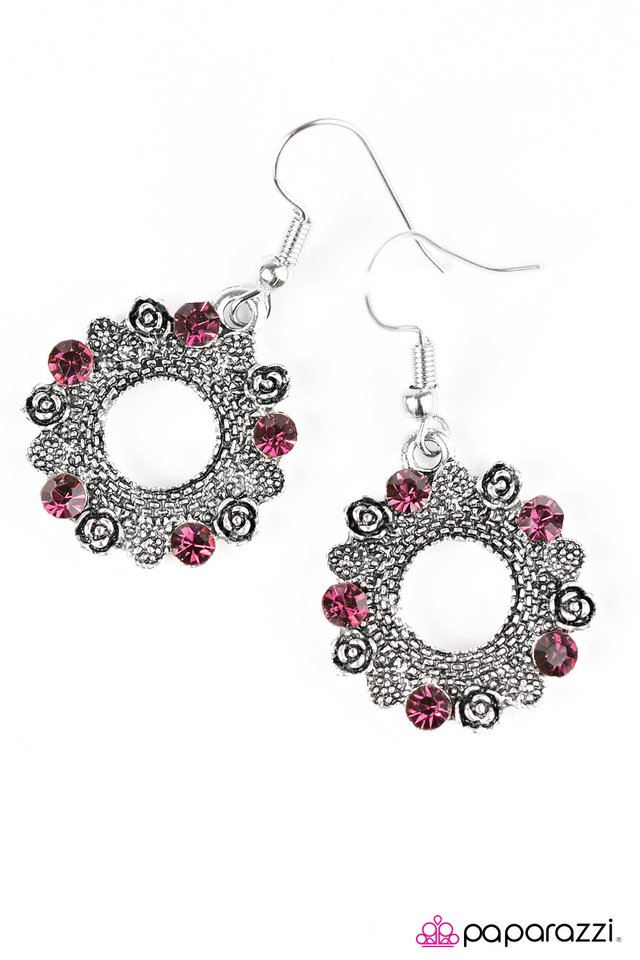 Paparazzi ♥ Royal Rose Garden - Purple ♥ Earrings