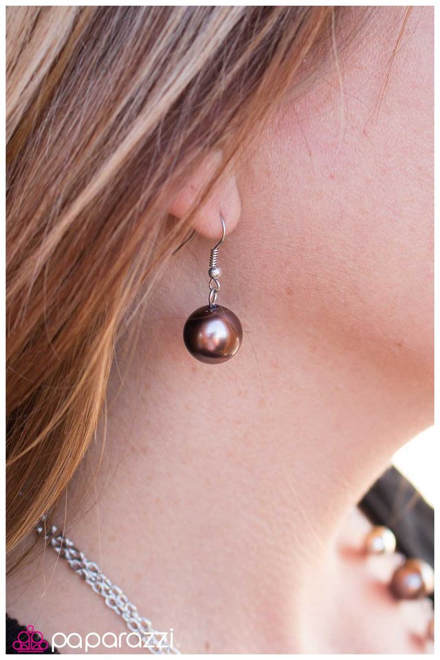 Paparazzi ♥ Calm and Connected - Brown ♥ Necklace