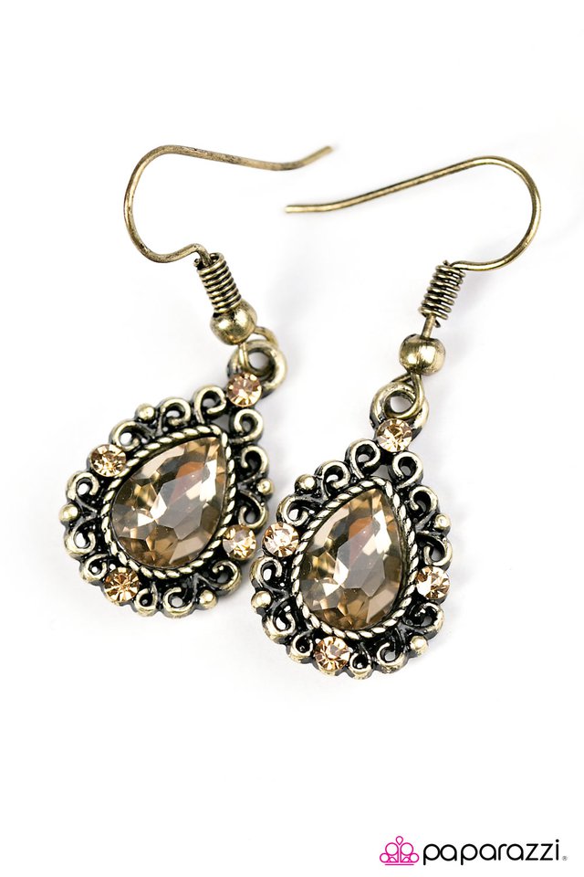 Paparazzi ♥ I Dont Cry, I Sparkle - Brass ♥ Earrings