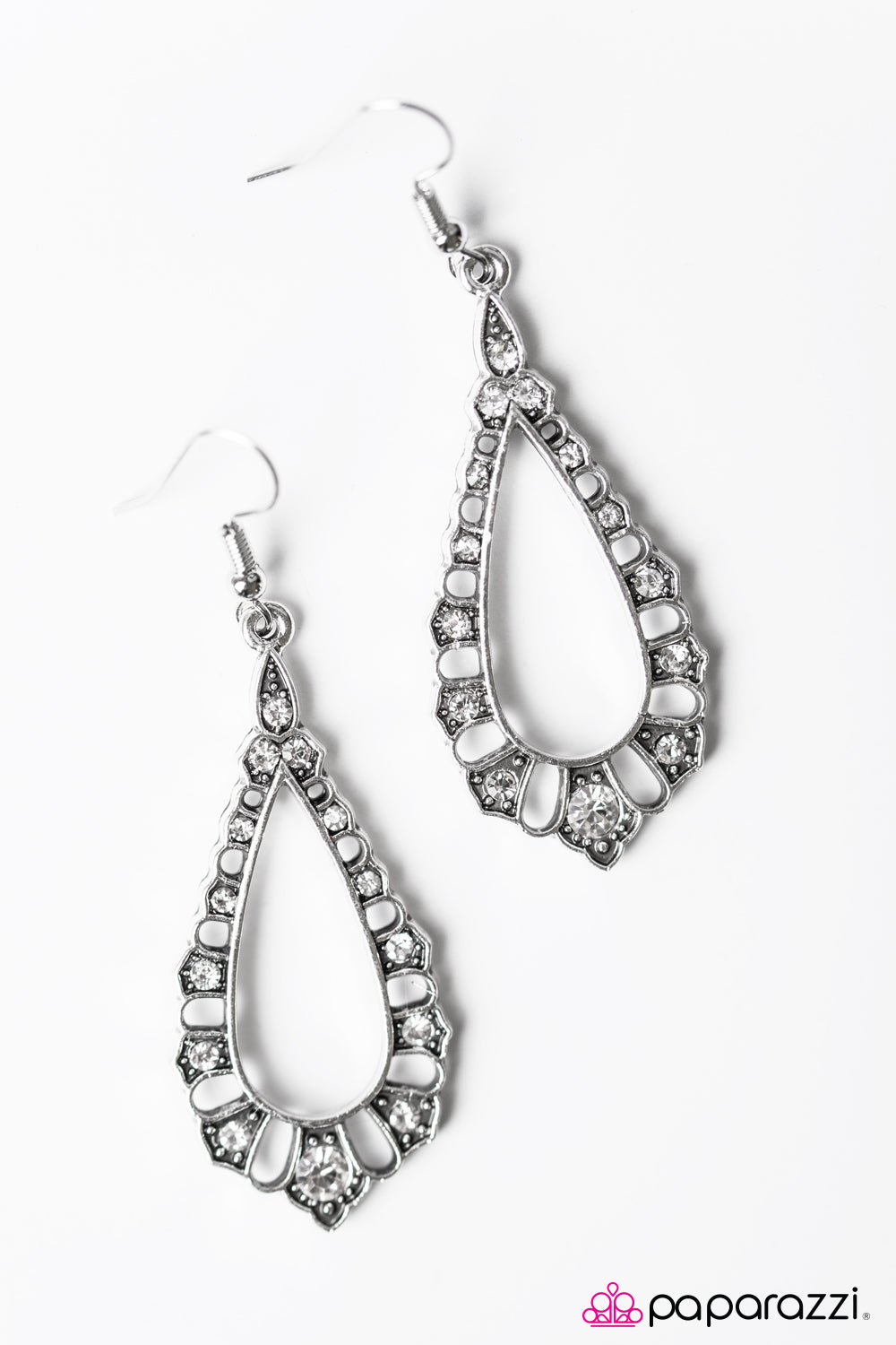 Paparazzi ♥ Girl Glam - White ♥  Earrings