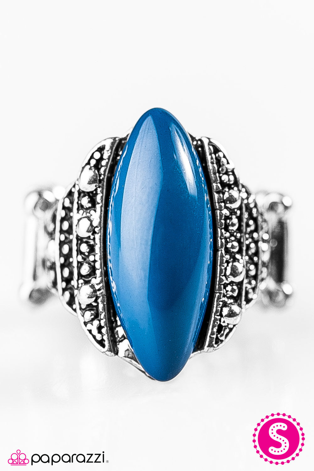 Paparazzi ♥ Trekking Through The Amazon - Blue ♥  Ring