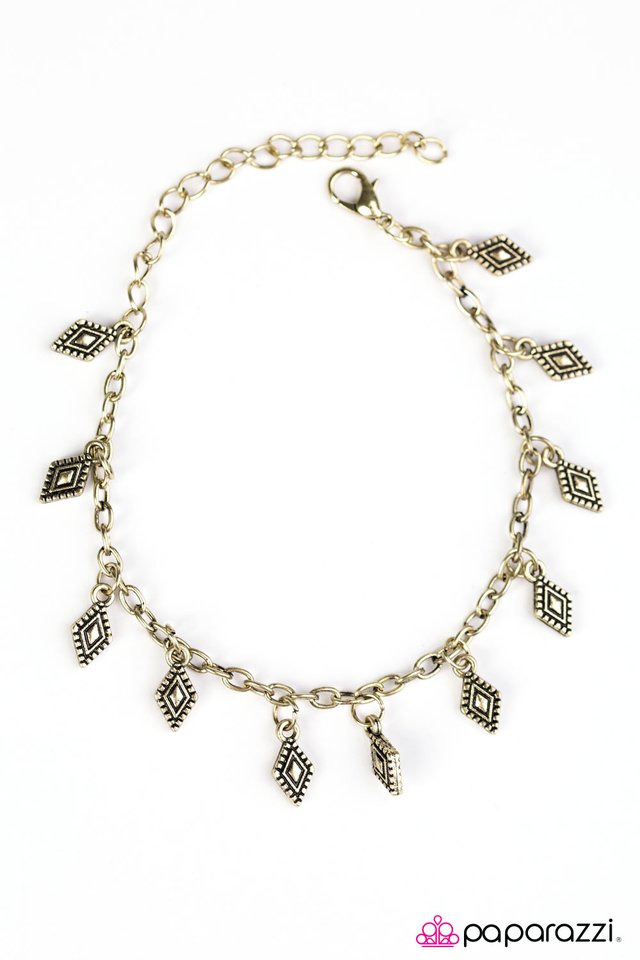 Paparazzi ♥ Diamond Dunes - Brass ♥ Bracelet