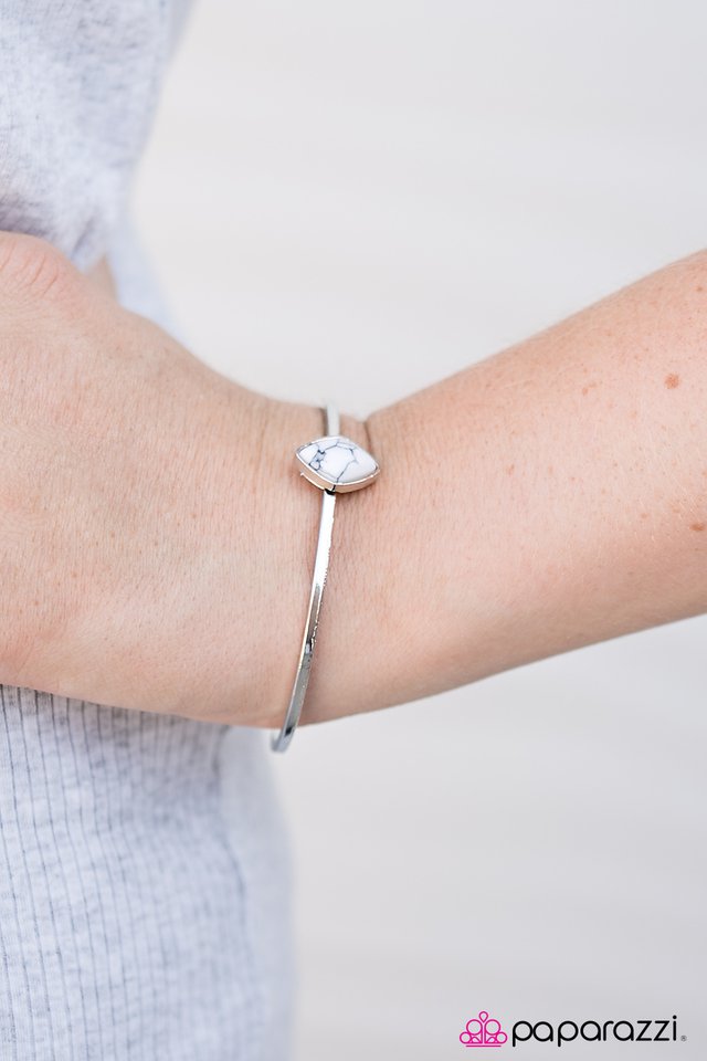 sticks-and-sandstones-white-p9se-wtxx-084xx