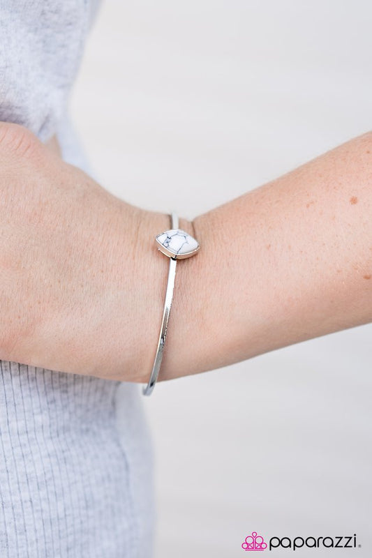 sticks-and-sandstones-white-p9se-wtxx-084xx