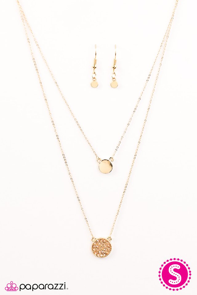 Paparazzi ♥ Center Of The Glitter-verse - Gold ♥ Necklace