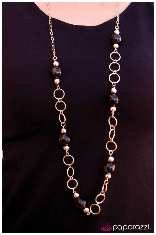 dressed-to-impress-p2re-bkgd-001hp