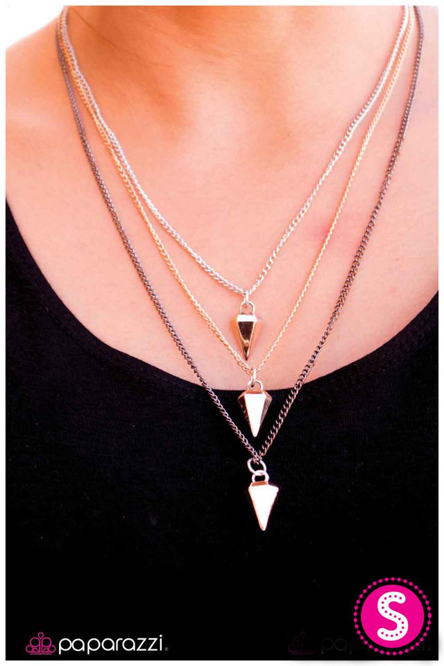 shimmer-and-spikes-p2da-svxx-001hr