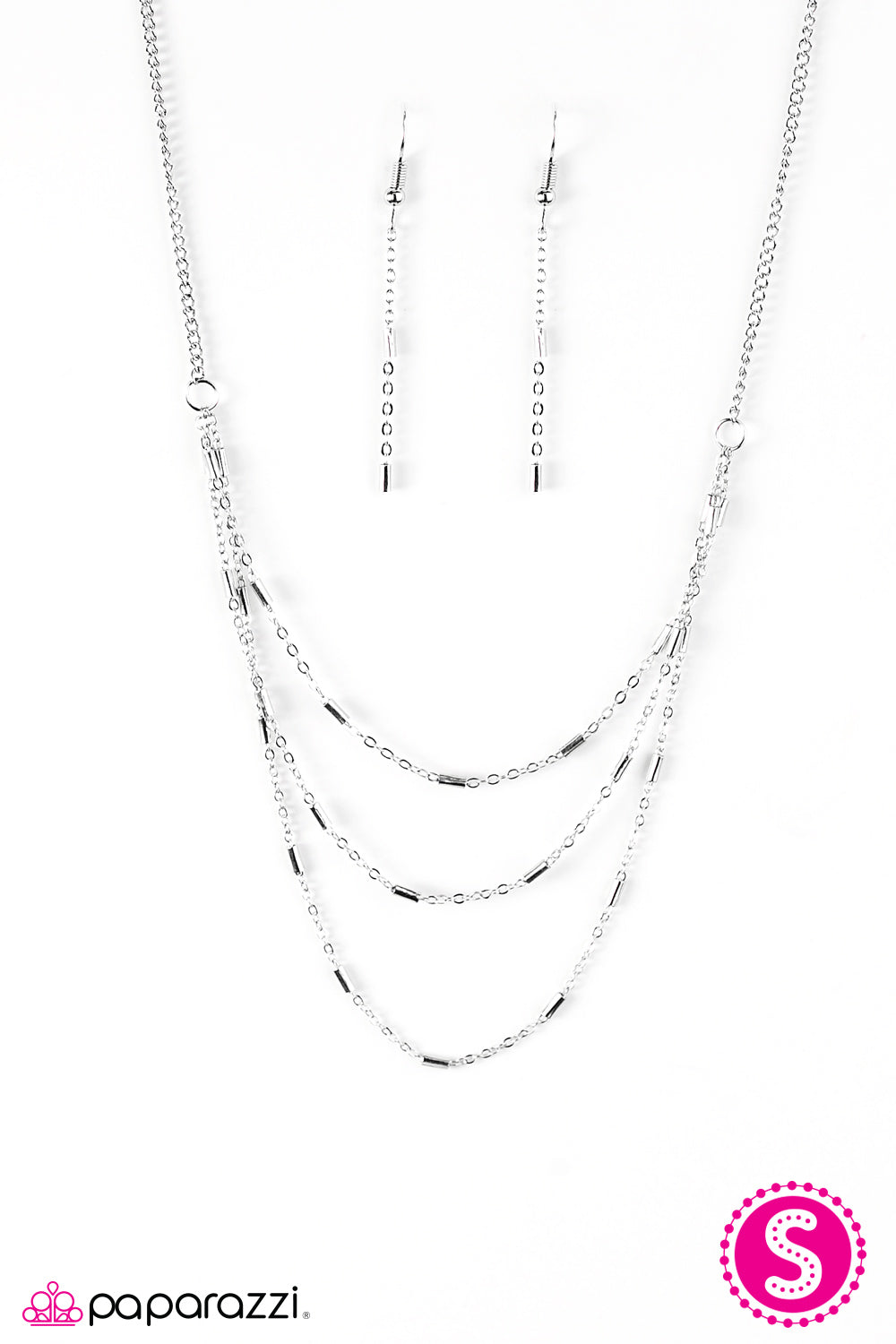 Paparazzi ♥ Modestly Metro - Silver ♥  Necklace