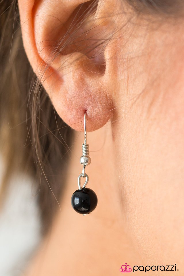 Paparazzi ♥ With All Your Heart - Black ♥ Necklace