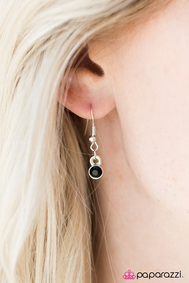 Paparazzi ♥ Catch Me If You GLAM! - Black ♥ Necklace