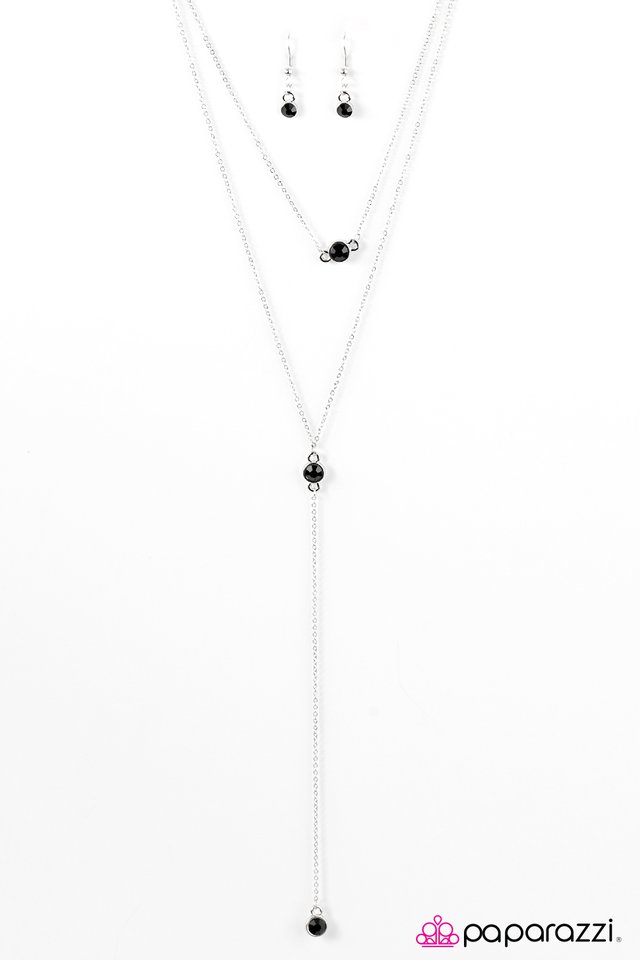 Paparazzi ♥ Catch Me If You GLAM! - Black ♥ Necklace