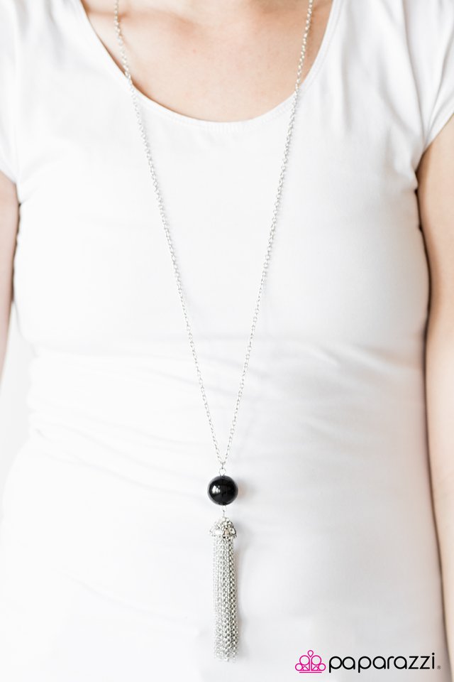 cheers-to-a-new-year-black-p2re-bkxx-138xx