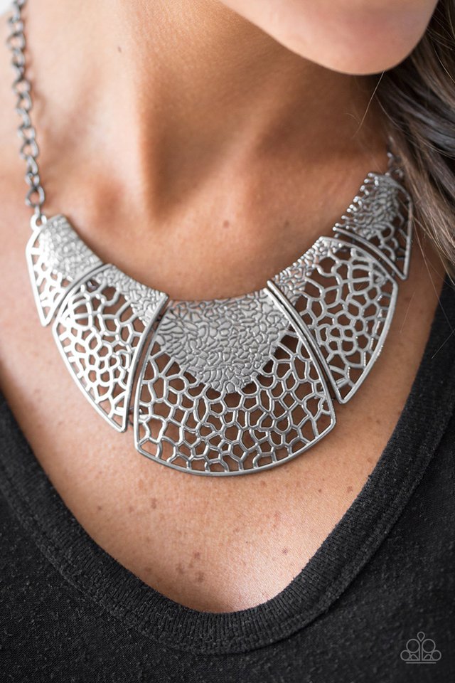 Black Paparazzi Powerful Prowl Black Necklace Silver Patina