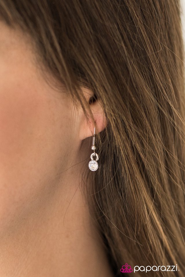 Paparazzi ♥ Glitter Goddess - White ♥ Necklace