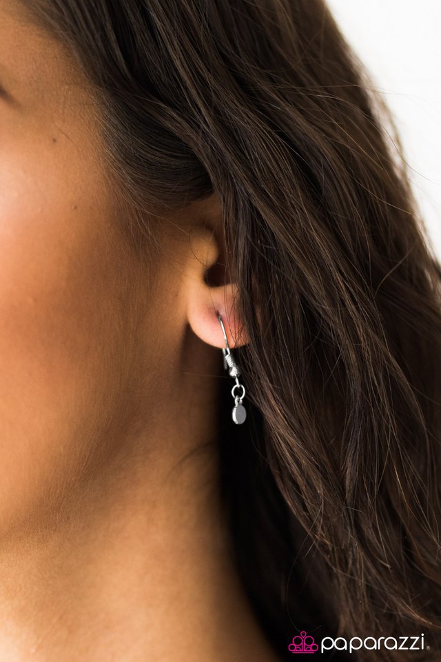 Paparazzi ♥ Center Of The Glitter-verse - White ♥ Necklace