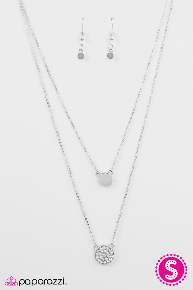 Paparazzi ♥ Center Of The Glitter-verse - White ♥ Necklace