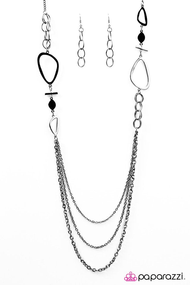 Paparazzi ♥ Abstract Attitude - Black ♥ Necklace