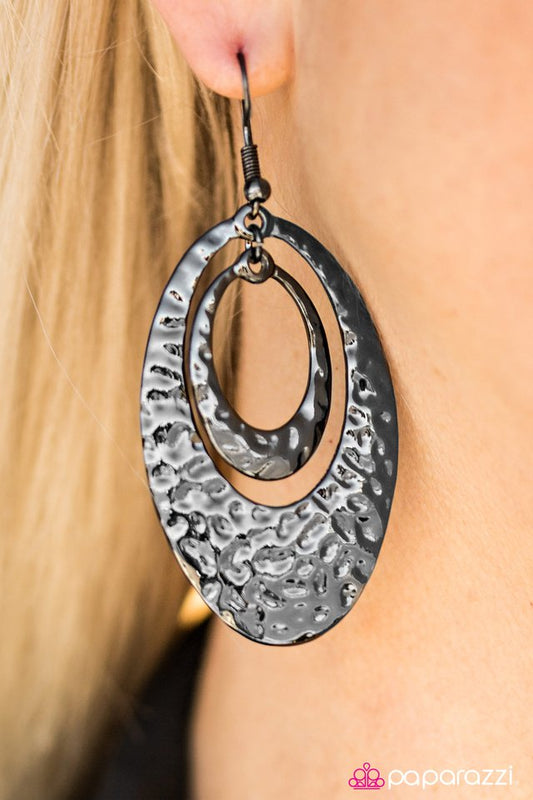 Paparazzi ♥ Rippling Reflections - Black ♥ Earrings-product_sku