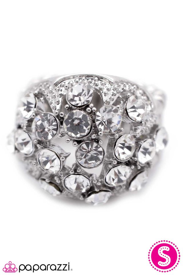 Paparazzi ♥ A Girl’s Best Friend - Silver ♥ Ring