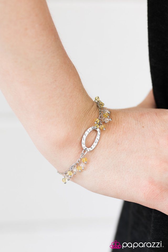 beach-wedding-yellow-p9wh-ywxx-064dw