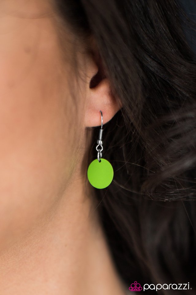 Paparazzi ♥ Bright Horizons - Green ♥ Necklace