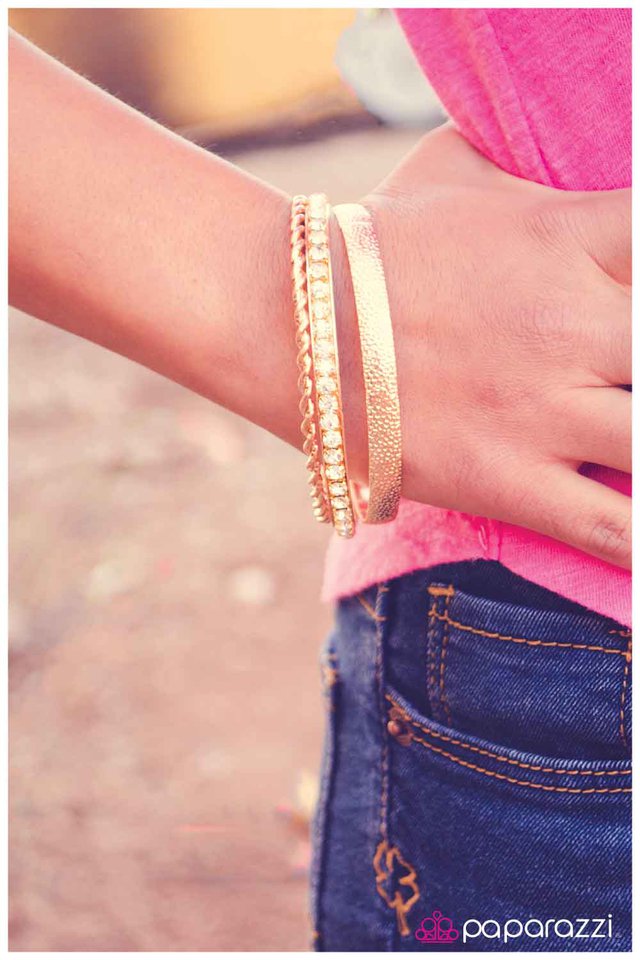 if-the-crown-fits-p9re-gdxx-001ht